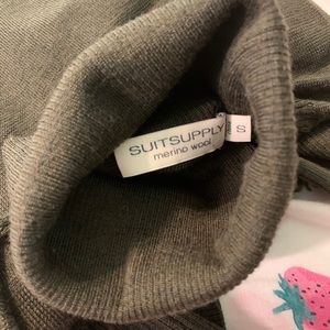 SOLD// SUITSUPPLY MERINO WOOL TURTLE NECK